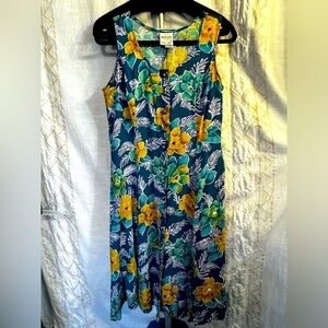 Vintage TR Bentley maxi dress size 12 white flowers blue flowey